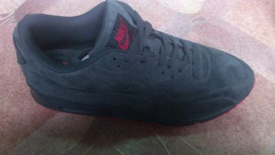 Лот: 2499599. Фото: 1. Nike air max Замшивые. Кеды, кроссовки, слипоны