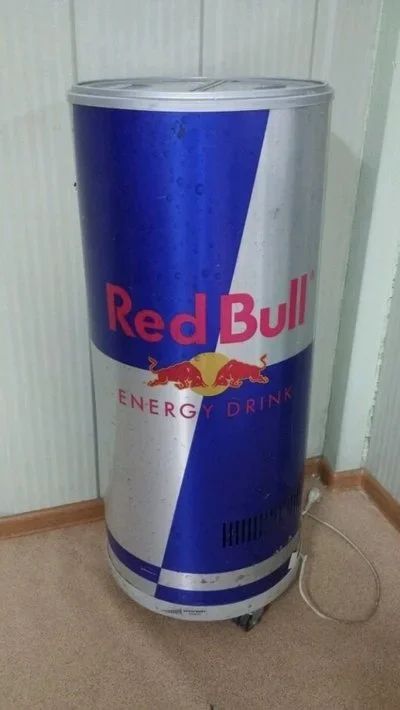 Лот: 18090164. Фото: 1. Холодильник Red Bull. Холодильники, морозильные камеры