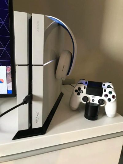 Лот: 10745545. Фото: 1. Продам SonyPlaystation 4 1Tb... Игровые приставки, консоли