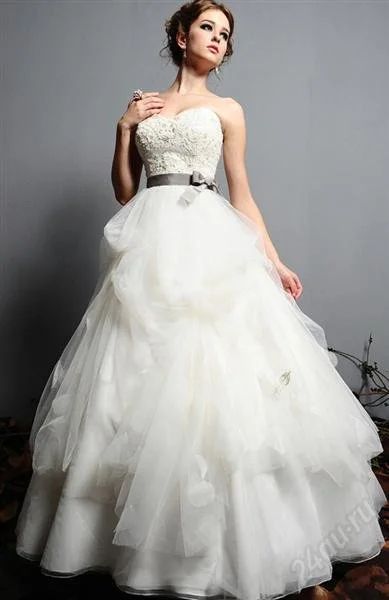 Лот: 1760259. Фото: 1. Свадебное платье (Vera Wang 2012... Другое (свадебная мода)