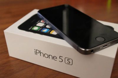 Лот: 7302038. Фото: 1. iPhone 5s 16GB Space Grey РСТ... Смартфоны