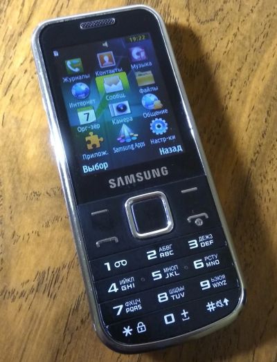 Лот: 15138439. Фото: 1. Телефон Samsung. Кнопочные мобильные телефоны