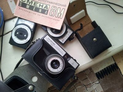 Лот: 3361661. Фото: 1. СменА 8М + 2 экспонометра Ленинград... Плёночные зеркальные
