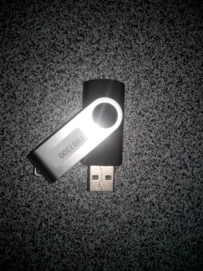 Лот: 4879396. Фото: 1. USB-флешка на 128gb, в идеале... USB-флеш карты