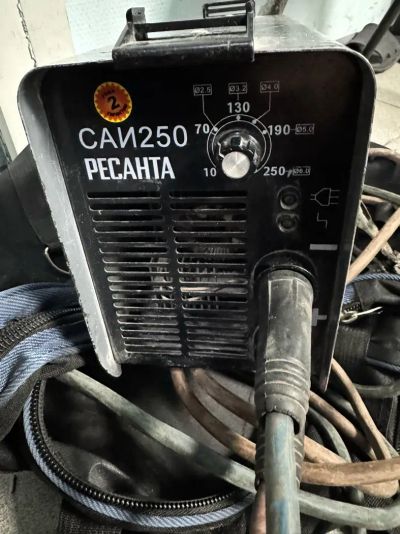 Лот: 25064170. Фото: 1. Сварочный аппарат Ресанта 250А. Сварочные аппараты