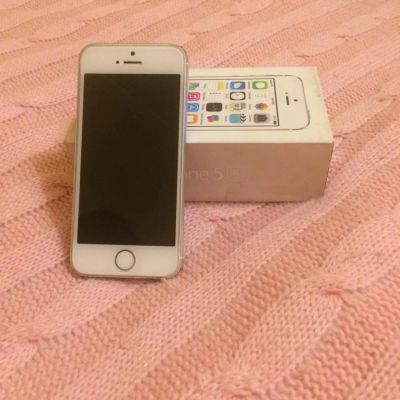 Лот: 8297382. Фото: 1. Продам lphone 5s. Смартфоны