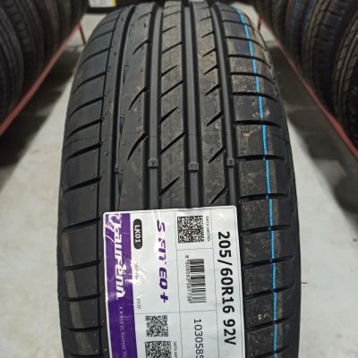 Лот: 20256406. Фото: 1. 205/65 R15 Hankook Laufenn LK01... Шины