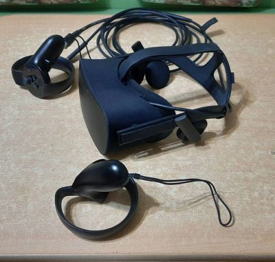 Лот: 15150101. Фото: 1. Oculus Rift CV1. Очки, шлемы виртуальной реальности