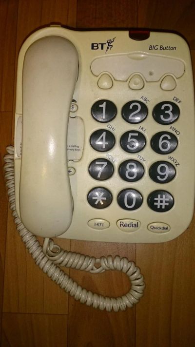Лот: 6502254. Фото: 1. Телефон BT, большая кнопка для... Проводные телефоны