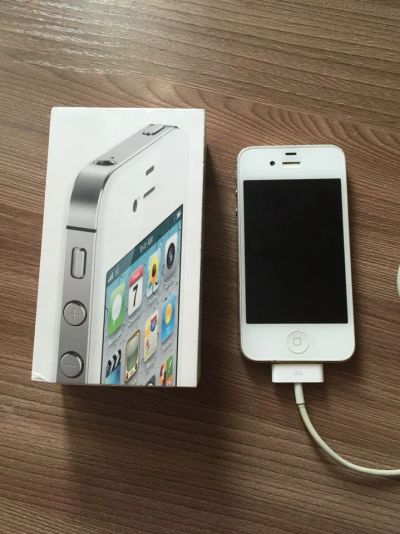 Лот: 7315950. Фото: 1. Apple iPhone 4s 64 gb white РСТ. Смартфоны