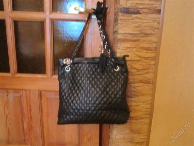 Лот: 2405415. Фото: 1. Сумка черная с цепью. Сумки