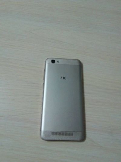 Лот: 11929283. Фото: 1. Смартфон ZTE A610 золотой. Смартфоны
