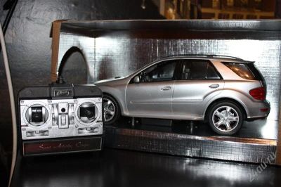 Лот: 2350916. Фото: 1. MERCEDES ML 1:16Р/У. Автомоделизм