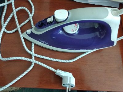 Лот: 15717654. Фото: 1. Утюг Tefal maestro FV3742 неисправно. Утюги, парогенераторы, отпариватели