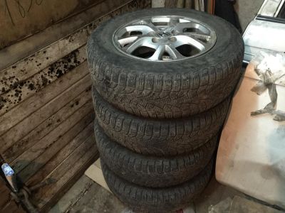 Лот: 8339291. Фото: 1. Продам 4 колеса Pirelli 215/65... Шины на дисках