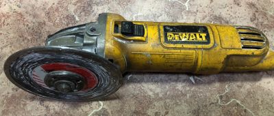 Лот: 17083530. Фото: 1. Болгарка Dewalt. Электроинструмент
