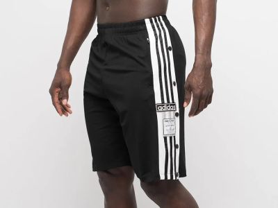 Лот: 24974308. Фото: 1. Шорты Adidas. Брюки, джинсы, шорты