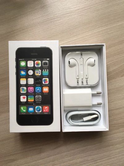 Лот: 8007815. Фото: 1. iPhone 5s Space Gray. Смартфоны
