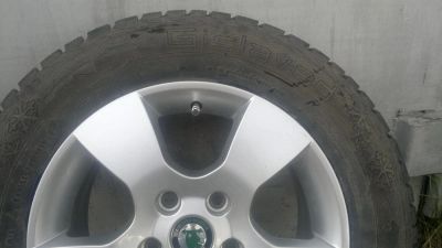Лот: 2984679. Фото: 1. комплект из 4-х оригинальных литых... Шины на дисках