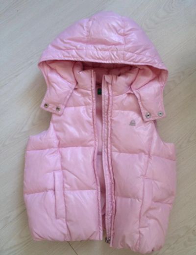 Лот: 4445600. Фото: 1. Жилетка Benetton новая 110. Верхняя одежда
