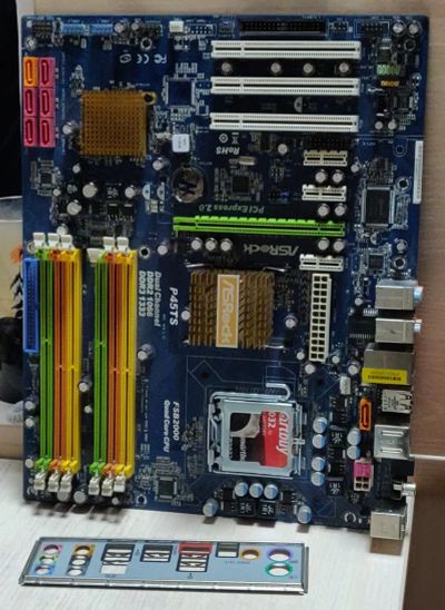 Лот: 19932585. Фото: 1. Мат. плата ASRock P45TS/LGA775... Материнские платы