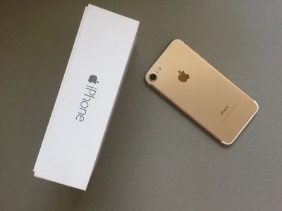 Лот: 12258382. Фото: 1. iPhone 7 32Gb Gold не восстановленный... Смартфоны