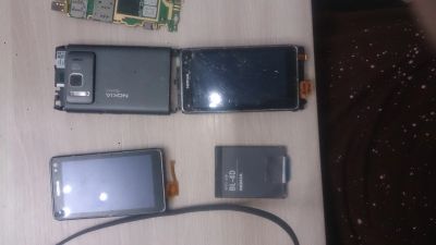 Лот: 12015310. Фото: 1. 2 Телефонa Nokia N8 в разобранном... Смартфоны