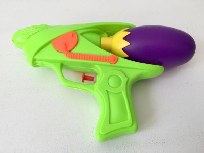 Лот: 7794621. Фото: 1. Водяной пистолет средний / водная... Игрушки для купания