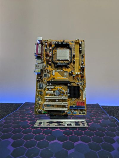 Лот: 25038062. Фото: 1. Мат. плата Gigabyte GA-M52L-S3... Материнские платы