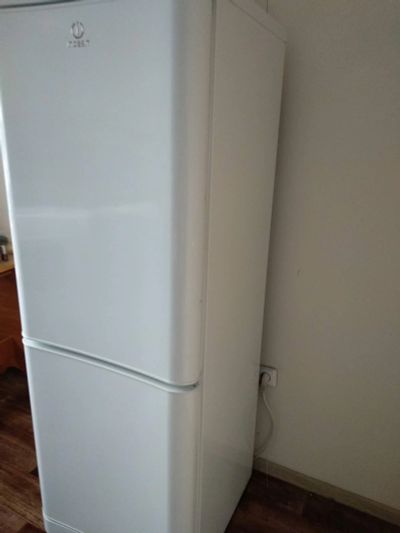 Лот: 16462824. Фото: 1. Холодильник Indesit. Холодильники, морозильные камеры