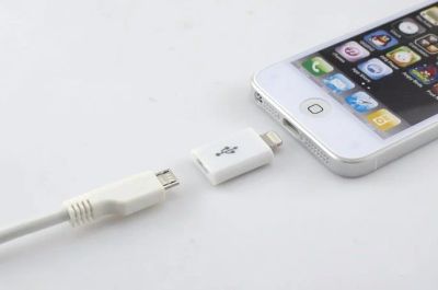 Лот: 10792339. Фото: 1. Переходник micro-usb - lightning... Дата-кабели, переходники