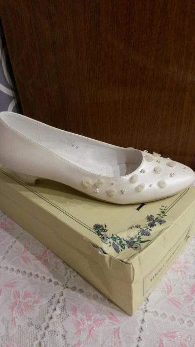 Лот: 10684173. Фото: 1. Туфли белые. Туфли