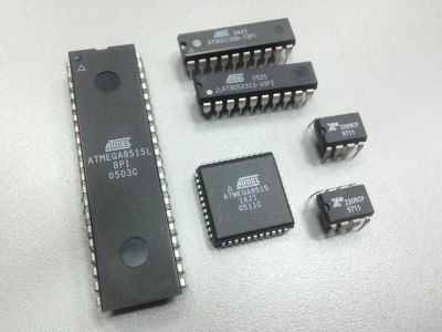 Лот: 6118511. Фото: 1. Раритетные микроконтроллеры ATMega8515L-8PI... Микроконтроллеры