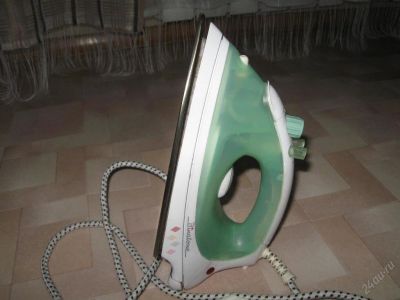 Лот: 74548. Фото: 1. Утюг "Binatone". Утюги, парогенераторы, отпариватели