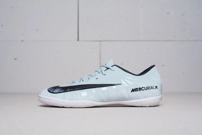 Лот: 11617772. Фото: 1. Футбольная обувь Nike Mercurial... Кеды, кроссовки, слипоны