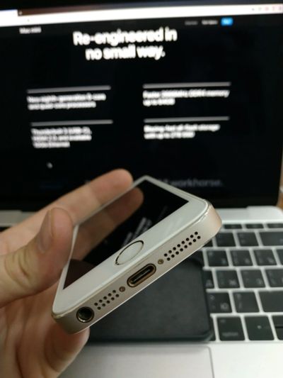 Лот: 12633772. Фото: 1. iPhone 5s 16GB Gold. Смартфоны