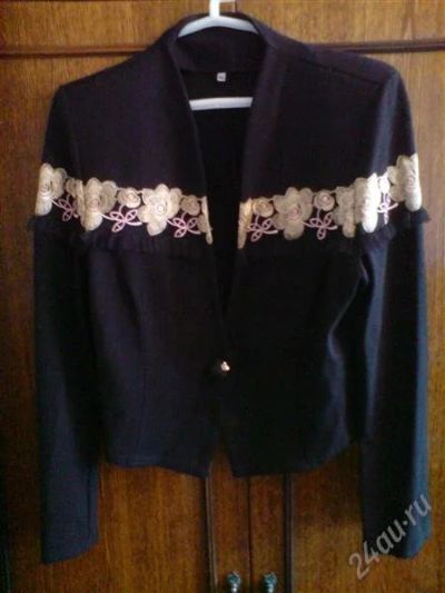 Лот: 829523. Фото: 1. Юбочка и пиджак с цветочками... Костюмы