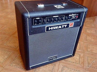 Лот: 1657774. Фото: 1. Бас-гитарный комбо-усилитель Hiwatt... Гитарные эффекты и комбоусилители