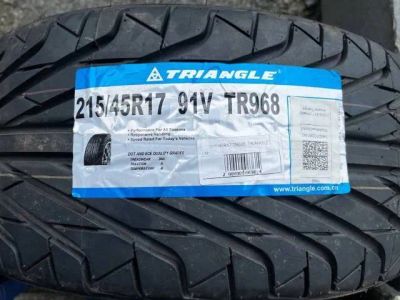 Лот: 25118118. Фото: 1. Летняя резина 215/45 R-17 "Triangle... Шины