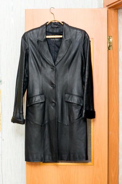 Лот: 4239232. Фото: 1. Куртка, плащ из натуральной кожи. Верхняя одежда