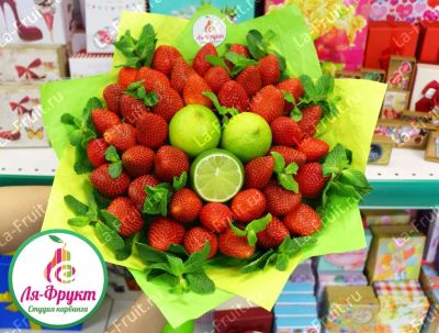 Лот: 15835104. Фото: 1. Букет из клубники №24 &quot;Свежесть... Букеты из конфет, игрушек