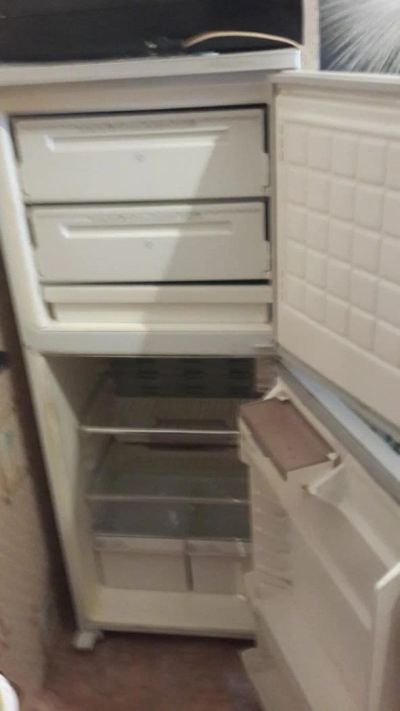 Лот: 4337272. Фото: 1. Холодильник Бирюса. Холодильники, морозильные камеры