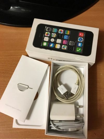 Лот: 10763470. Фото: 1. iPhone 5s 16gb. Смартфоны