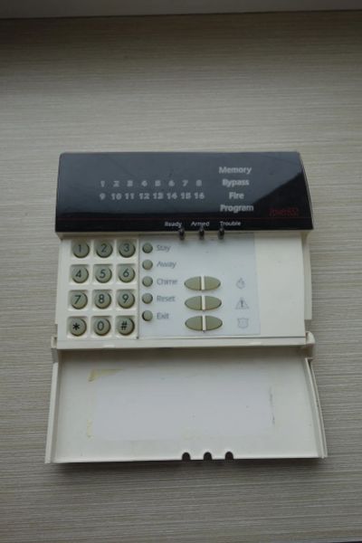Лот: 25002897. Фото: 1. Пульт сигнализации DSC LCD 4501. Сигнализации, датчики противопожарные, охранные