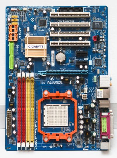 Лот: 5065895. Фото: 1. Gigabyte GA-M56S-S3. Материнские платы
