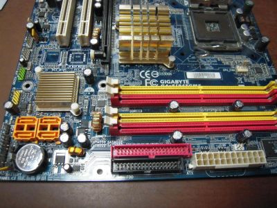 Лот: 3004519. Фото: 1. Материнская плата GigaByte GA-8I945GMF... Материнские платы