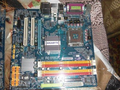 Лот: 2500458. Фото: 1. gigabyte GA-Q35M-S2 №2 6 разъёмов... Материнские платы