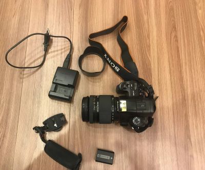 Лот: 15557027. Фото: 1. Фотоаппарат Sony Alpha SLT A-37. Цифровые зеркальные