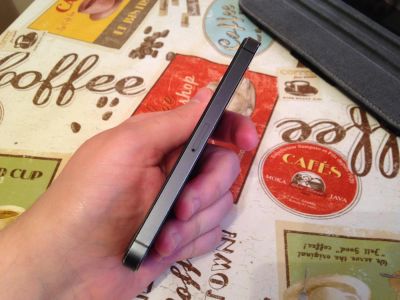 Лот: 5592381. Фото: 1. iPhone 5 black 16Gb. Смартфоны