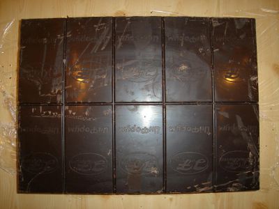 Лот: 6585614. Фото: 1. Шоколад темный, 5 кг плитка, 40... Шоколад, конфеты